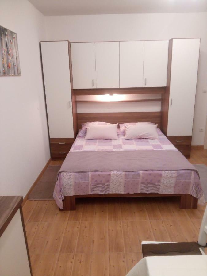 Apartmani Lomar สตารีกราด ภายนอก รูปภาพ