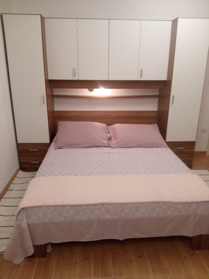Apartmani Lomar สตารีกราด ภายนอก รูปภาพ